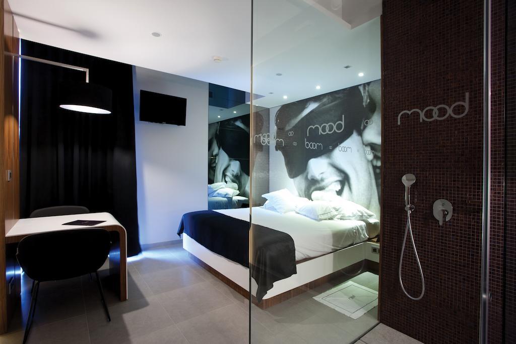 מונטיז'ו Mood - Private Suites חדר תמונה
